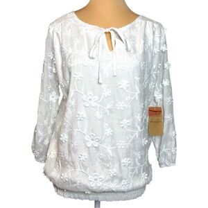 Anneliese Women’s White Embroidered Top with 3/4 Length Sleeves NWT! Size Small